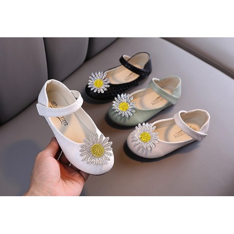 Beautiful Daisy Flower Shoes Design