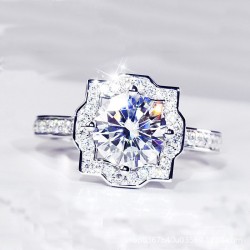 Luxury Women's Ring  Moissanite 1 Carat Diamond Geometric Shape